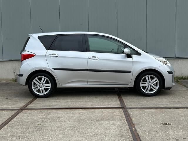 Occasion Toyota Verso-S 99 PK (72 kW) 2011 Grijs MPV