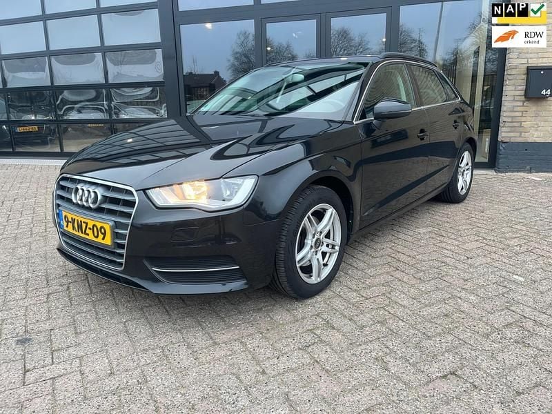 Occasion Audi A3 Attraction 123 PK (90 kW) 2013 Zwart Hatchback