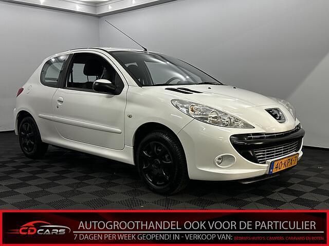 Wit Gebruikt 2010 Peugeot 206+ Hatchback | € 3.950 (Iets duurder) - Afbeelding 1/4