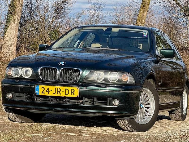 Gebruikt 2002 BMW 525 Sedan | € 2.700 (Eerlijke prijs) - Afbeelding 1/4