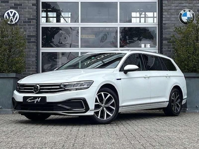 Wit Gebruikt 2021 VW Passat GTE Stationwagen | € 20.995 (Goede deal) - Afbeelding 1/4