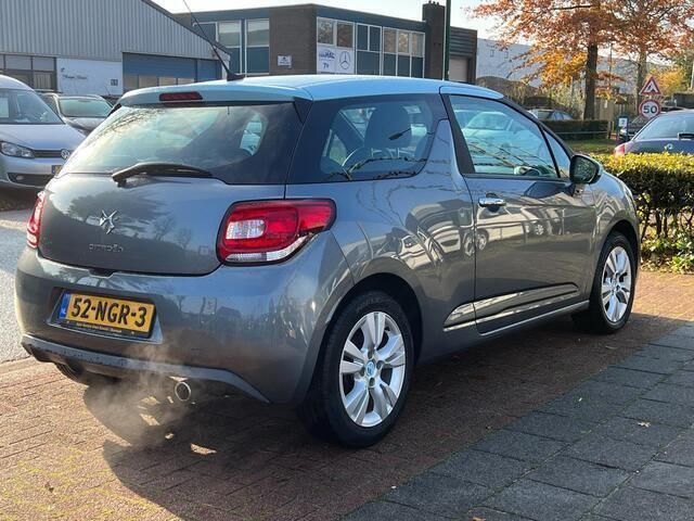 Occasion Citroën DS3 Chic 95 PK (69 kW) 2010 Grijs, metallic lak Hatchback