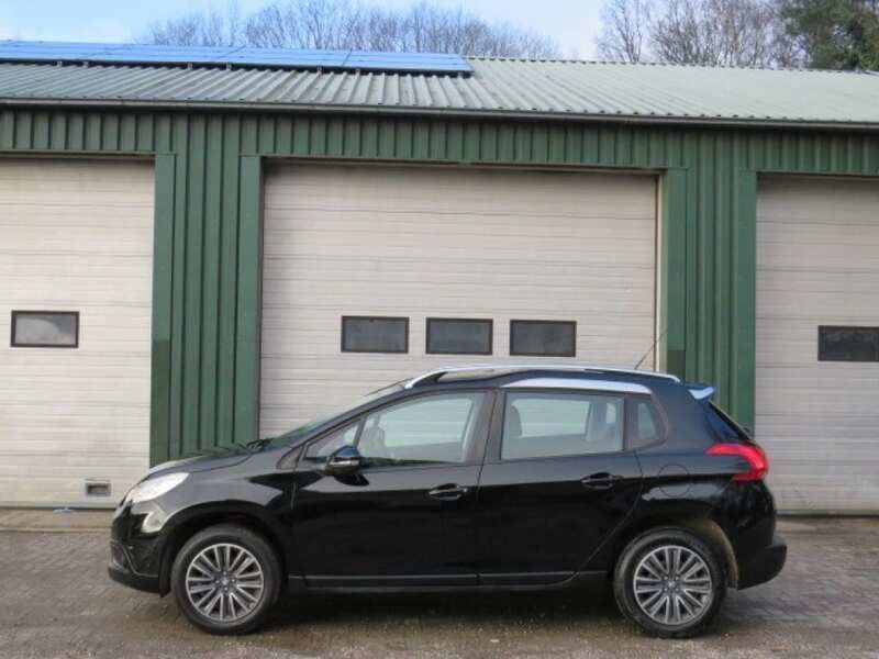 Zwart Gebruikt 2015 Peugeot 2008 Active SUV | € 6.950 (Goede deal) - Afbeelding 1/4