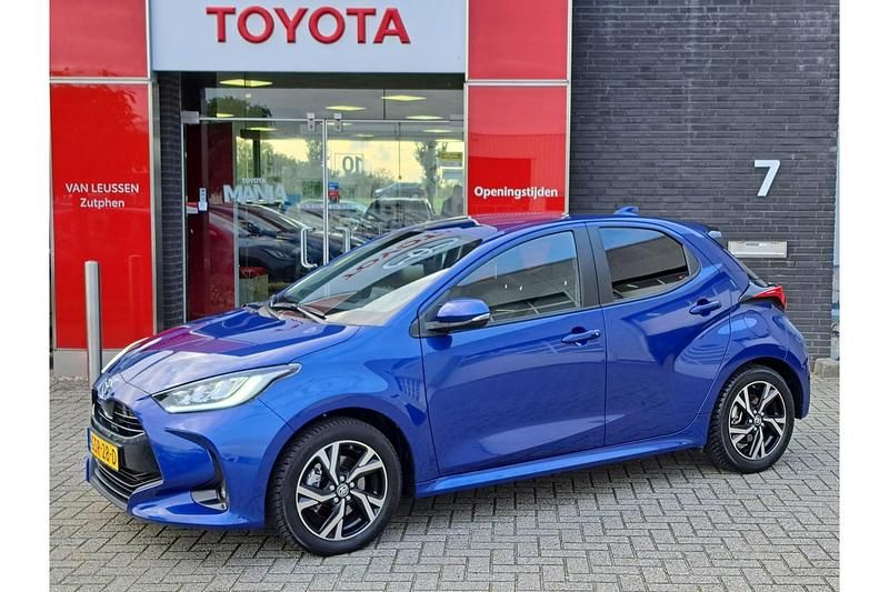 Blauw Gebruikt 2024 Toyota Yaris Hybrid Edition Hatchback | € 24.239 (Eerlijke prijs) - Afbeelding 1/1