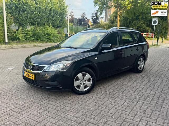 Zwart Gebruikt 2011 Kia Ceed Hatchback | € 3.250 (Goede deal) - Afbeelding 1/4