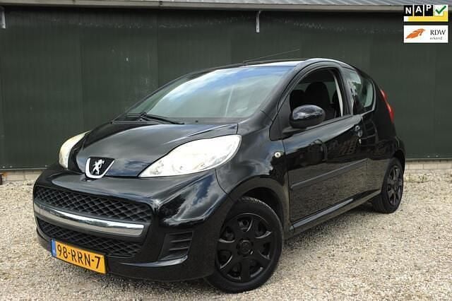 Zwart Gebruikt 2011 Peugeot 107 Hatchback | € 2.995 (Eerlijke prijs) - Afbeelding 1/4