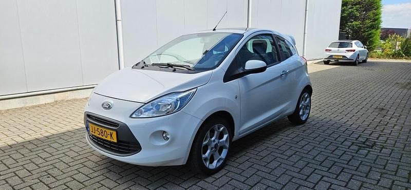 Hatchback Gebruikt 2016 Ford Ka Sport Hatchback | € 6.995 (Iets duurder) - Afbeelding 1/4