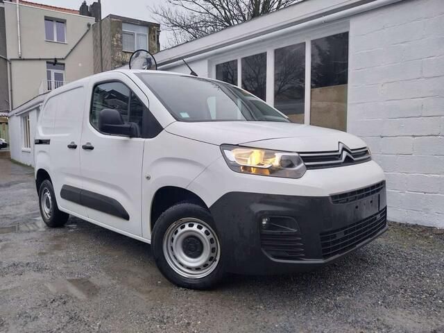 Wit Occasion 2021 Citroën Berlingo PureTech MPV | € 11.990 - Afbeelding 1/4