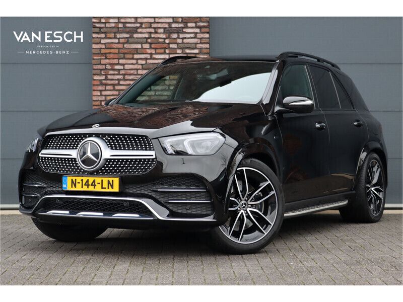 Zwart Gebruikt 2022 Mercedes GLE350e AMG line SUV | € 69.500 (Iets duurder) - Afbeelding 1/4