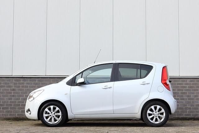 Occasion Opel Agila Edition 94 PK (69 kW) 2013 Wit Hatchback