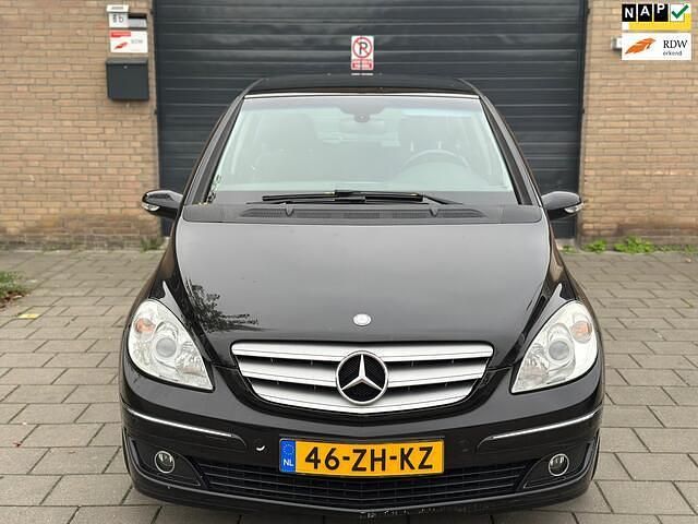 Zwart Gebruikt 2008 Mercedes B180 MPV | € 2.250 (Eerlijke prijs) - Afbeelding 1/4