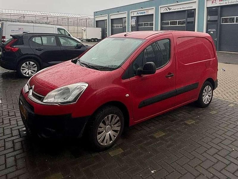 Rood Occasion 2014 Citroën Berlingo MPV | € 3.000 (Super prijs) - Afbeelding 1/4