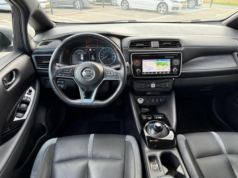 Occasion Nissan Leaf Tekna 110 kW (150 PK) 2019 Grijs Hatchback