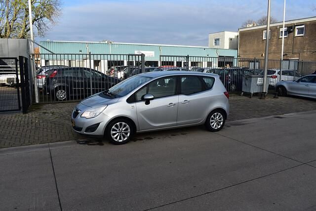 Grijs Gebruikt 2013 Opel Meriva Design Edition MPV | € 4.950 (Super prijs) - Afbeelding 1/4
