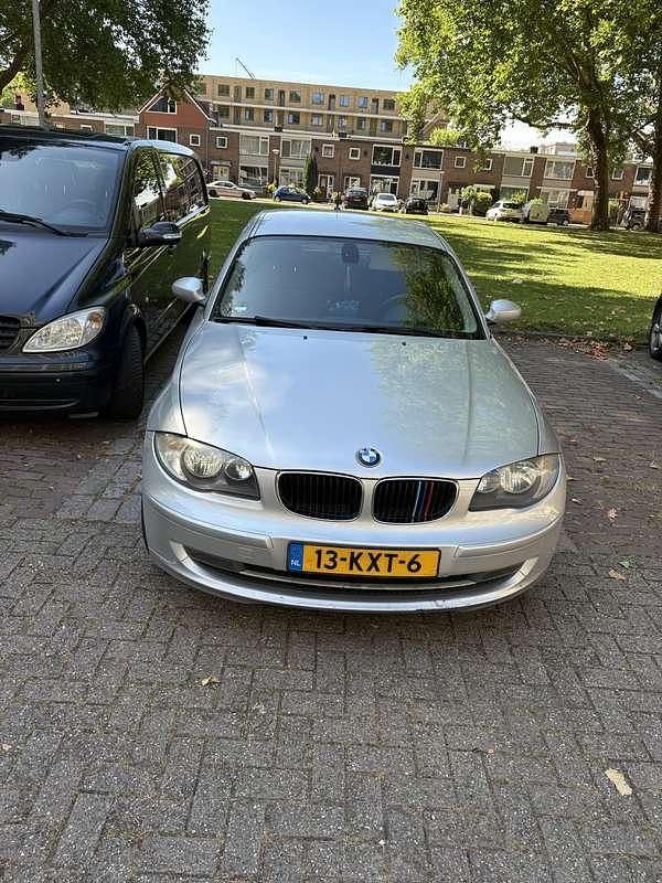 Occasion BMW 118 143 PK (105 kW) 2010 Zilver Hatchback