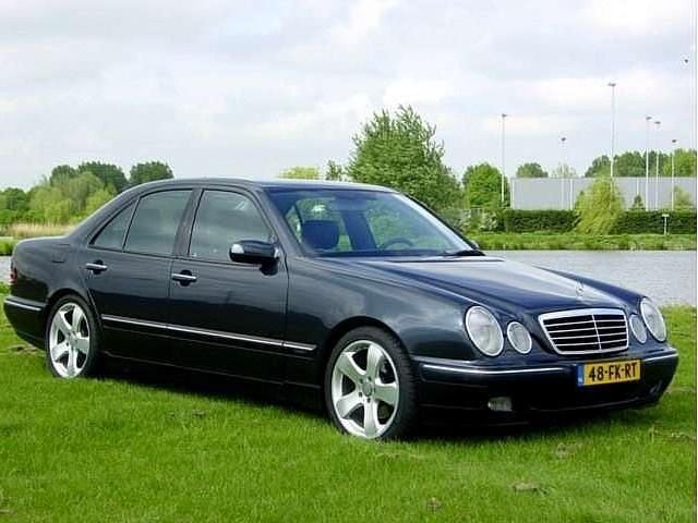 Occasion Mercedes E320 Avantgarde 197 PK (144 kW) 2000 Blauw Sedan