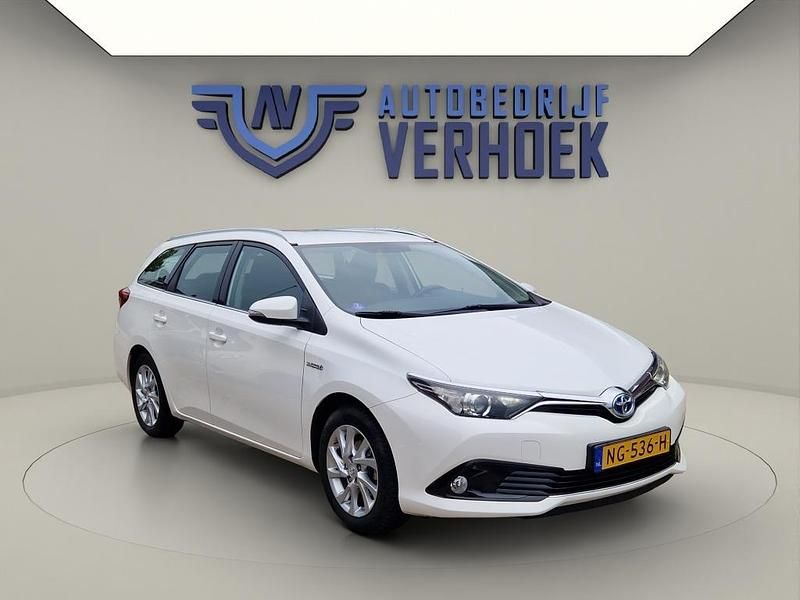 Wit Gebruikt 2017 Toyota Auris Touring Sports Stationwagen | € 14.900 (Goede deal) - Afbeelding 1/4