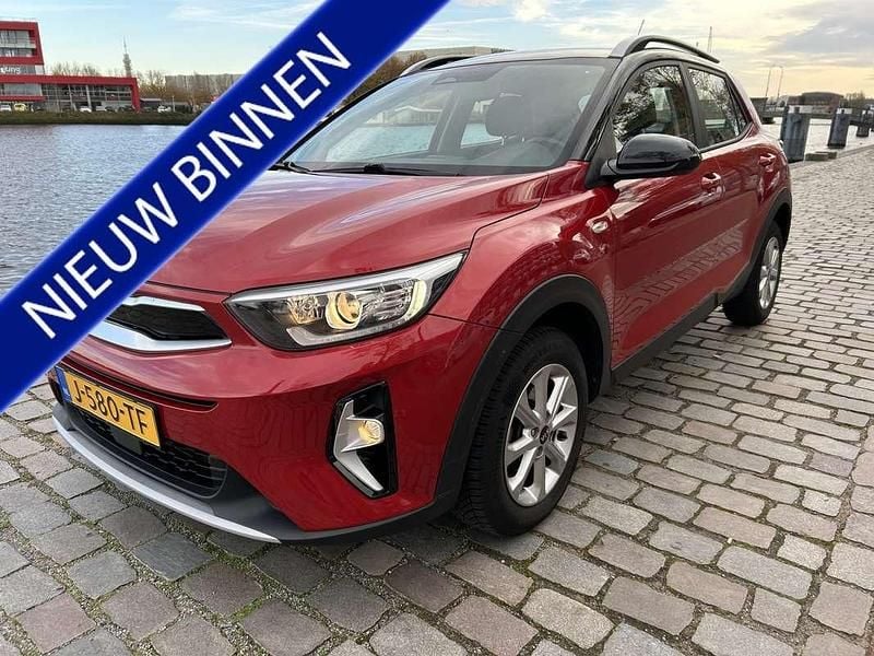 Rood Gebruikt 2020 Kia Stonic SUV | € 13.950 (Goede deal) - Afbeelding 1/4
