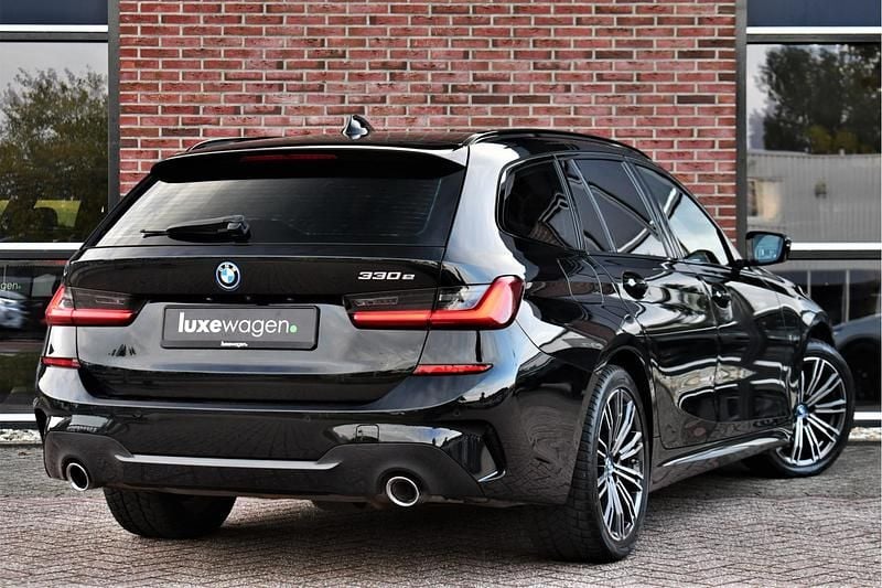 Occasion BMW 330e M Sport 292 PK (214 kW) 2022 Zwart Stationwagen