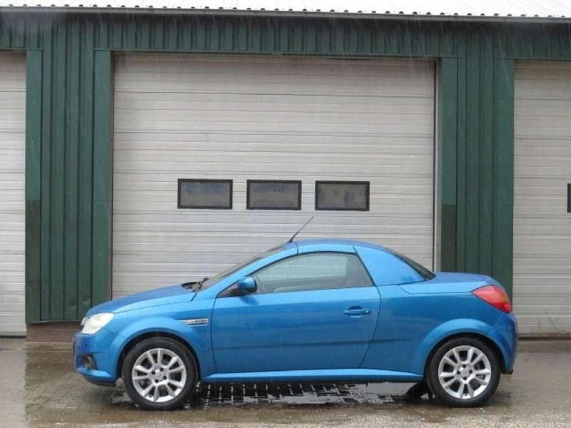 Blauw Gebruikt 2006 Opel Tigra Enjoy Cabriolet | € 2.950 (Duur) - Afbeelding 1/4