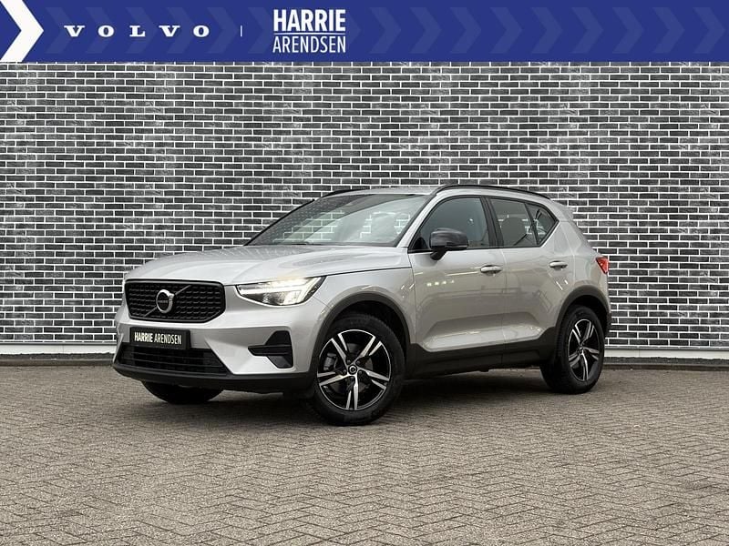 Grijs Gebruikt 2025 Volvo XC40 Plus SUV | € 45.194 (Eerlijke prijs) - Afbeelding 1/4