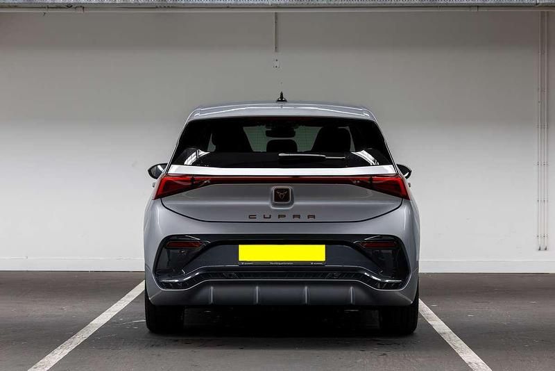 Occasion Cupra Born Limited Edition 169 kW (231 PK) 2025 Grijs Hatchback