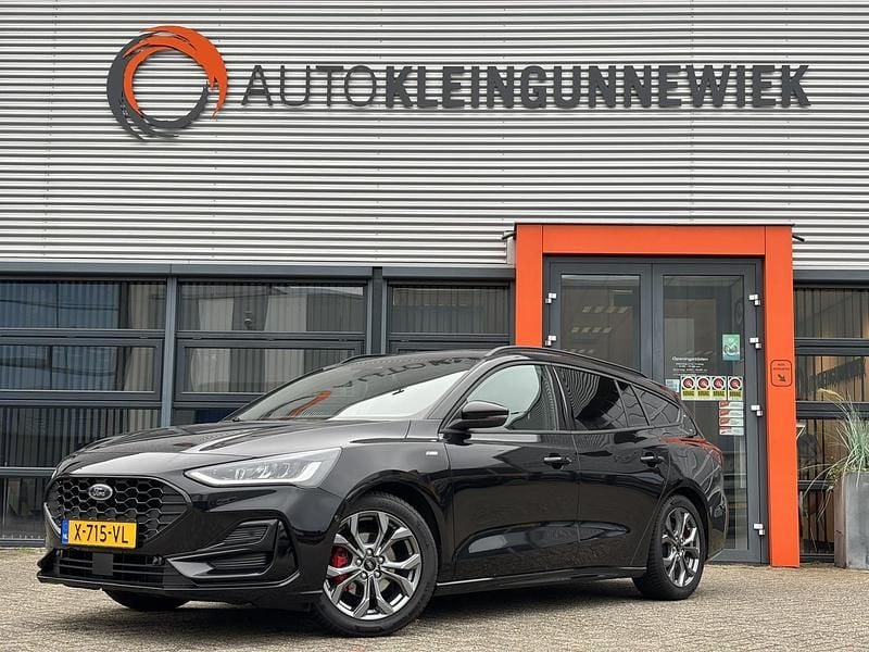 Zwart Gebruikt 2024 Ford Focus ST-Line X Stationwagen | € 29.950 (Eerlijke prijs) - Afbeelding 1/4
