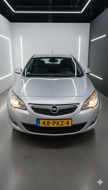 Gebruikt 2011 Opel Astra | € 3.950 (Goede deal) - Afbeelding 1/4