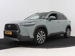 Groen Gebruikt 2025 Toyota Corolla Cross Style SUV | € 37.795 (Eerlijke prijs) - Afbeelding 1/3