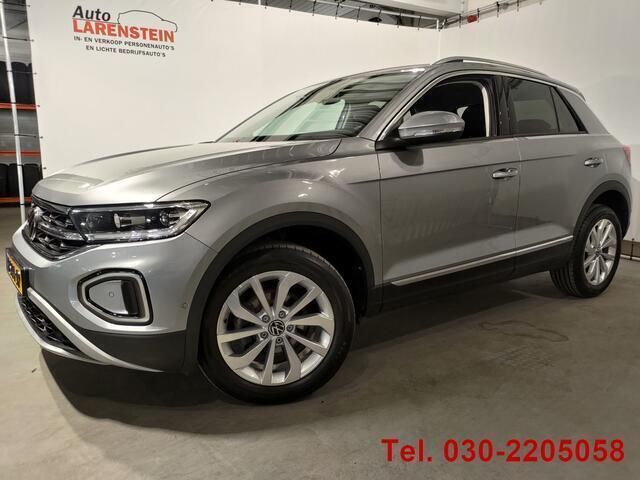 Grijs Gebruikt 2022 VW T-Roc Style SUV | € 33.150 (Iets duurder) - Afbeelding 1/4