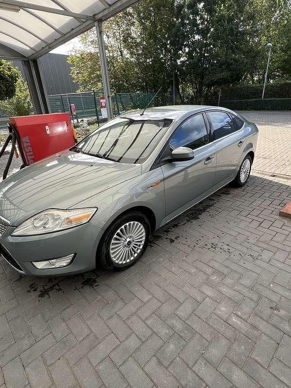 Gebruikt 2007 Ford Mondeo Ghia Sedan | € 2.000 (Iets duurder) - Afbeelding 1/4