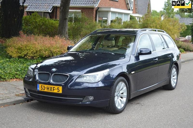 Blauw Gebruikt 2009 BMW 520 Stationwagen | € 6.495 (Eerlijke prijs) - Afbeelding 1/4