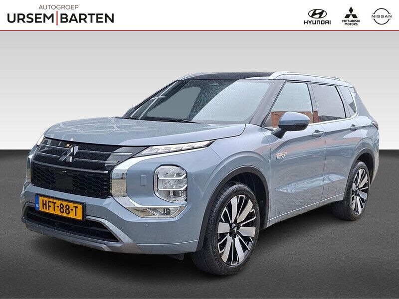 Grijs Gebruikt 2025 Mitsubishi Outlander P-HEV Instyle SUV | € 59.730 - Afbeelding 1/4