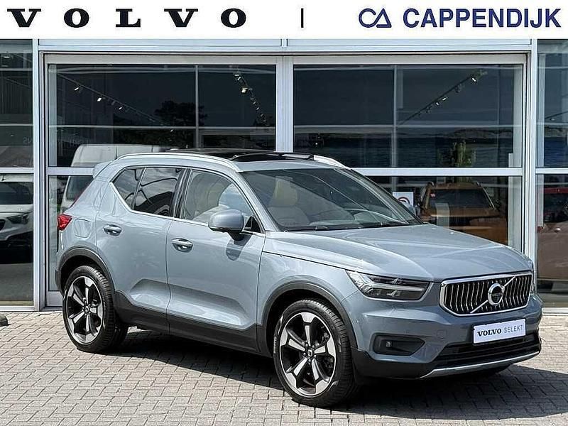 Grijs Gebruikt 2021 Volvo XC40 Inscription SUV | € 34.950 (Eerlijke prijs) - Afbeelding 1/4