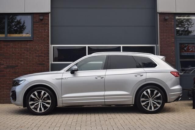 Grijs Gebruikt 2018 VW Touareg R-line SUV | € 41.950 (Eerlijke prijs) - Afbeelding 1/4