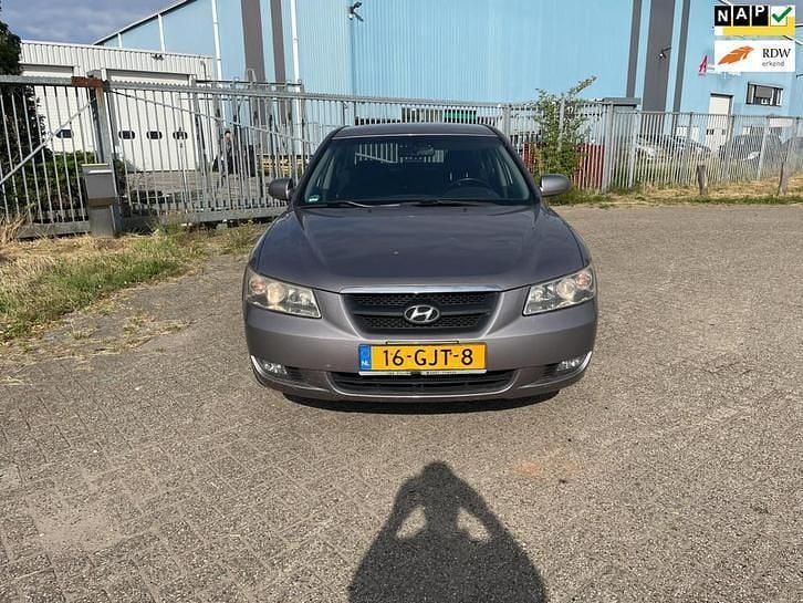 Grijs Gebruikt 2008 Hyundai Sonata Style Sedan | € 2.250 - Afbeelding 1/4