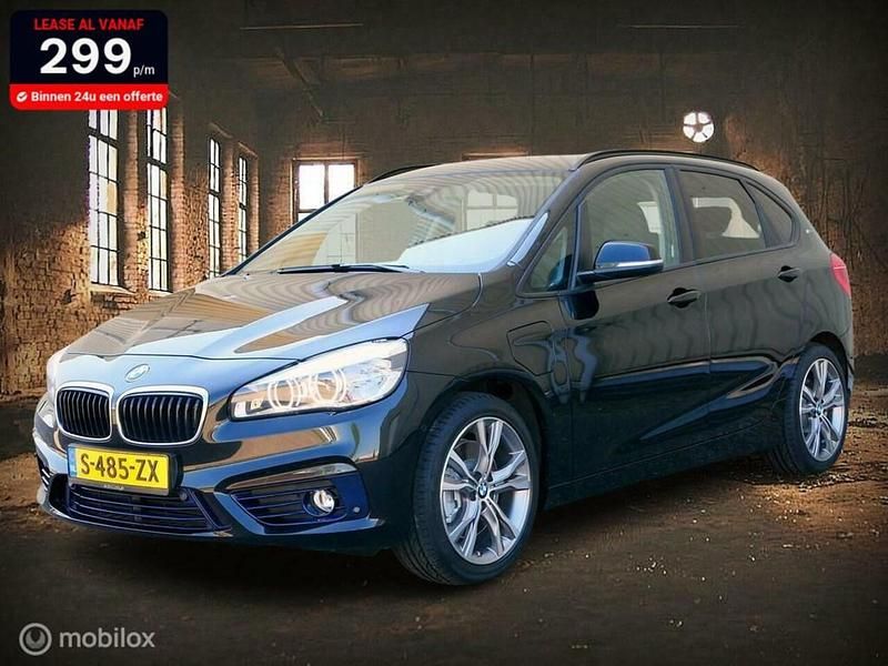 Zwart (metallic) Gebruikt 2016 BMW 225 Active Tourer Sport Line MPV | € 18.450 (Eerlijke prijs) - Afbeelding 1/4