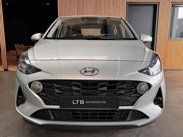 Occasion Hyundai i10 Comfort 67 PK (49 kW) 2023 Grijs (metallic) Hatchback