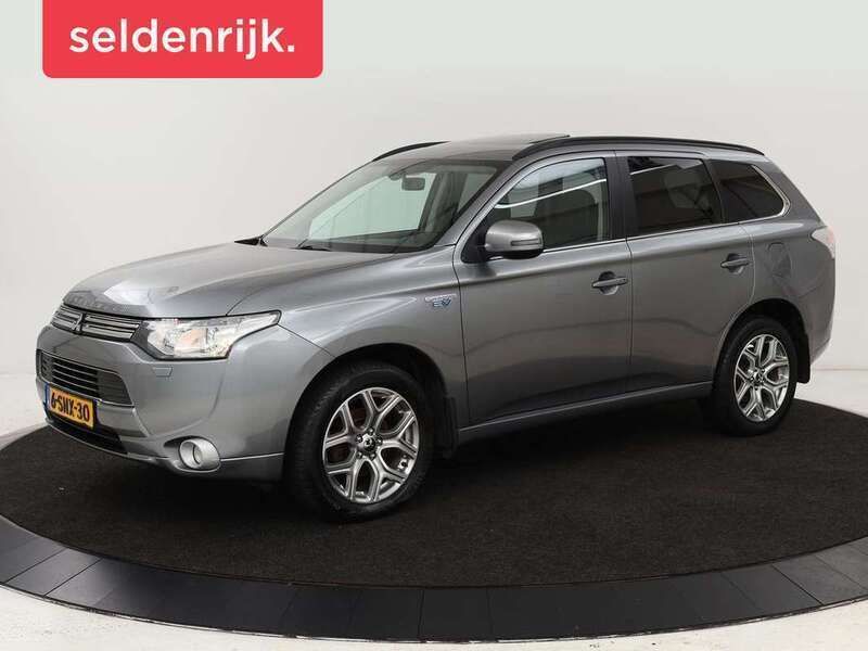 Grijs Gebruikt 2013 Mitsubishi Outlander P-HEV Instyle SUV | € 7.900 (Eerlijke prijs) - Afbeelding 1/4