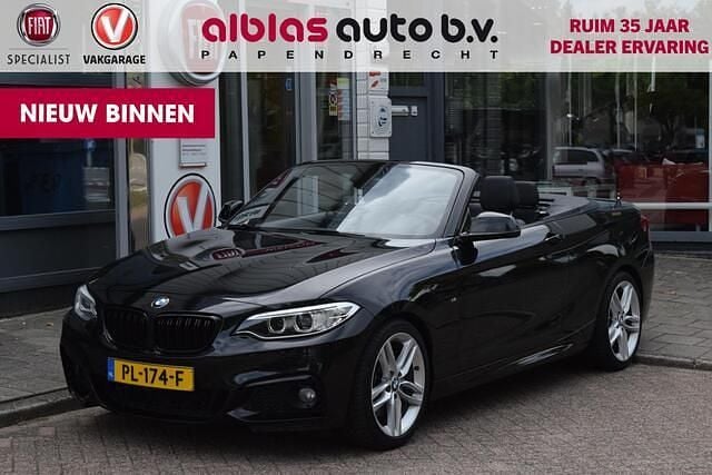 Zwart Gebruikt 2017 BMW 220 M Sport Cabriolet | € 24.950 (Eerlijke prijs) - Afbeelding 1/4