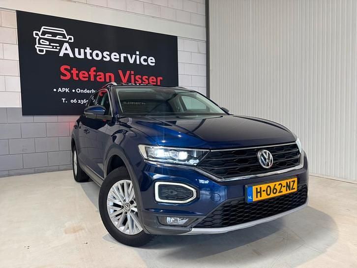 Blauw Occasion 2020 VW T-Roc Business SUV | € 18.750 (Eerlijke prijs) - Afbeelding 1/4