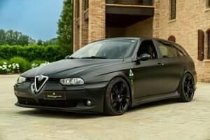 Grijsgrigio (wrap nero opaco) Gebruikt 2002 Alfa Romeo 156 GTA Stationwagen | € 25.000 - Afbeelding 1/4