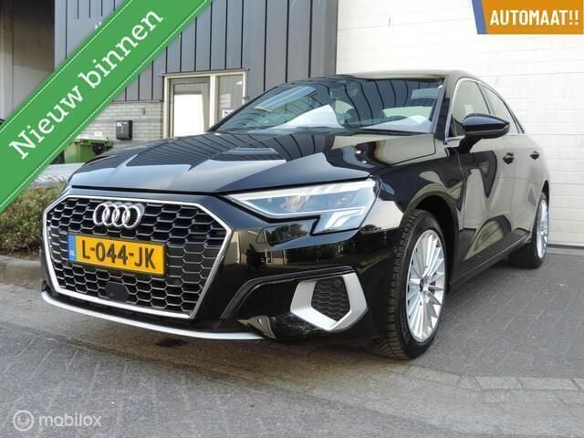 Zwart Gebruikt 2021 Audi A3 Advanced Sedan | € 23.950 (Goede deal) - Afbeelding 1/4