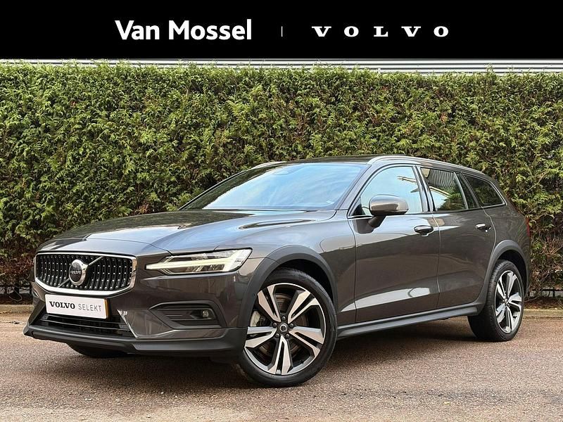 Grijs Occasion 2023 Volvo V60 CC Ultimate Stationwagen | € 45.940 (Eerlijke prijs) - Afbeelding 1/4