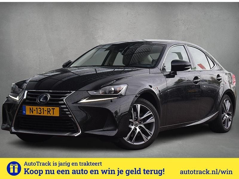 Zwart Gebruikt 2017 Lexus IS300h Business Edition Sedan | € 19.950 (Goede deal) - Afbeelding 1/4