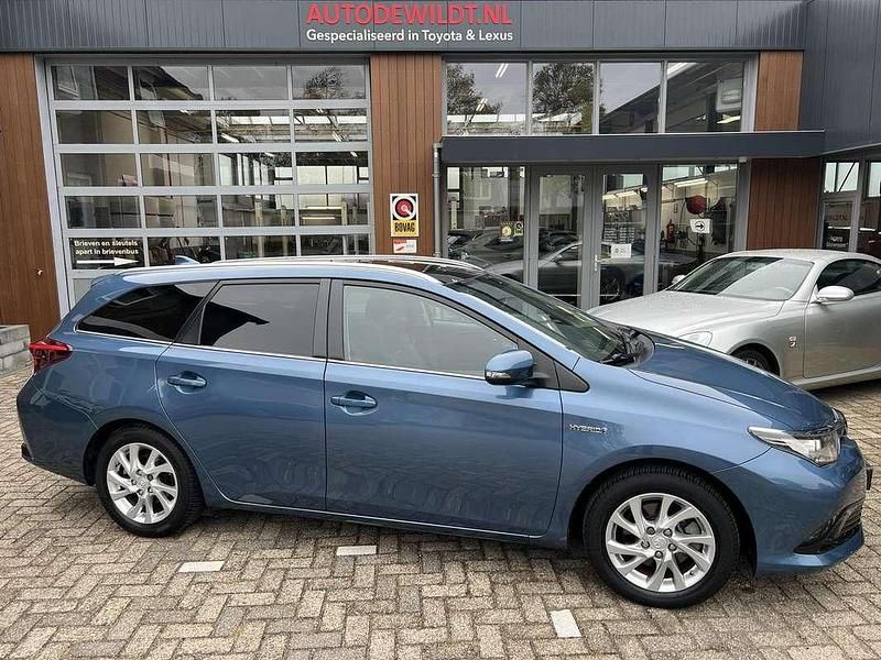 Blauw Gebruikt 2015 Toyota Auris Hybrid Business Edition Stationwagen | € 9.950 (Eerlijke prijs) - Afbeelding 1/4