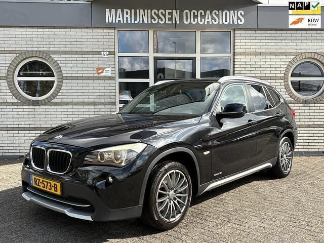 Zwart Gebruikt 2010 BMW X1 Executive SUV | € 8.995 (Eerlijke prijs) - Afbeelding 1/4