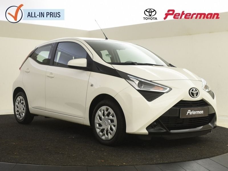 Wit Gebruikt 2020 Toyota Aygo X-play Hatchback | € 13.899 (Eerlijke prijs) - Afbeelding 1/4