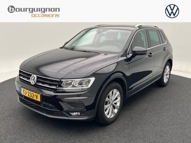 Zwart Gebruikt 2018 VW Tiguan Comfortline SUV | € 19.500 (Super prijs) - Afbeelding 1/4
