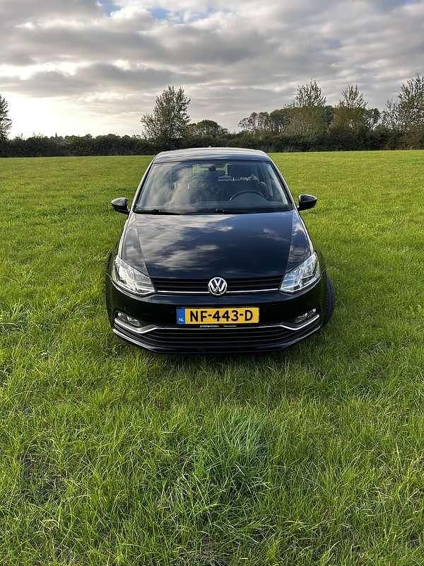 Zwart Gebruikt 2017 VW Polo Hatchback | € 6.750 (Iets duurder) - Afbeelding 1/4